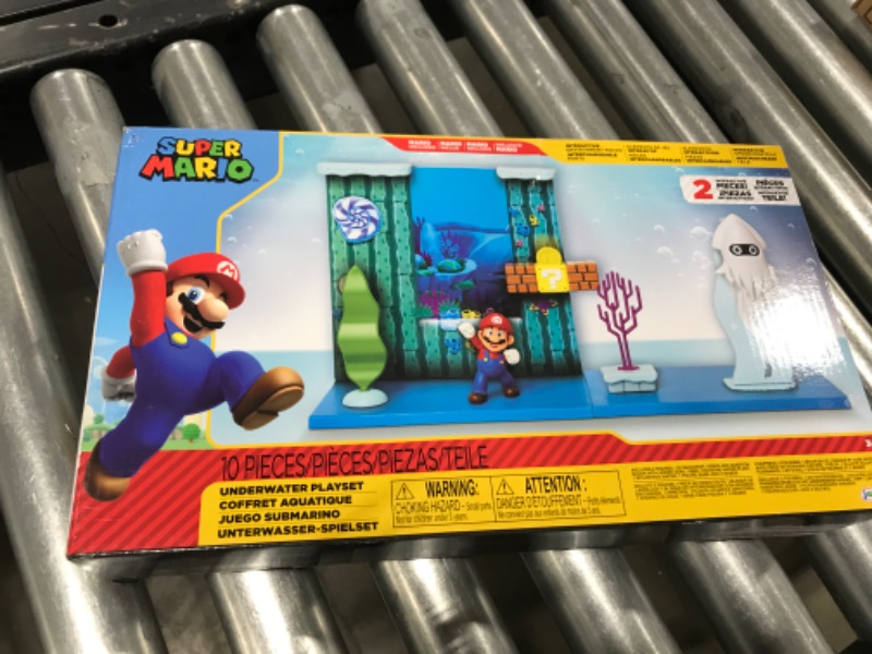 Photo 2 of Super Mario Underwater Playset with Interactive Enviromentpiece, 2.5" Articulated Mario Figure & Blooper Squid Figure - Collect & Create Your Mario World!, 400182