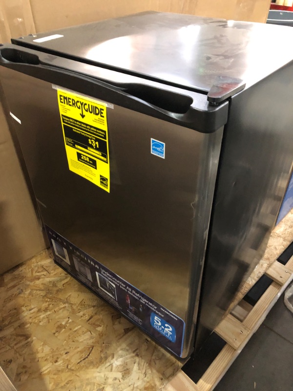 Photo 3 of ***NONREFUNDABLE - NOT FUNCTIONAL - FOR PARTS ONLY - SEE COMMENTS***
Avanti AR52T3SB Mini Fridge Compact Refrigerator 33x23.5x24.5in