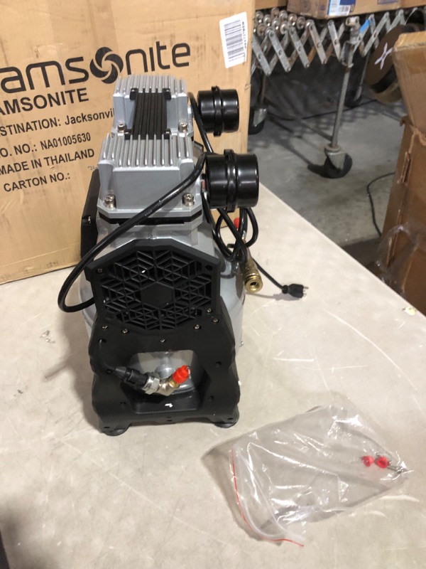 Photo 4 of ***USED - DIRTY - UNABLE TO TEST***
Oil free Air Compressor 1.3HP Ultra Quiet Air Compressor Lightweight and with 2.6 Gallon Aluminum Tank