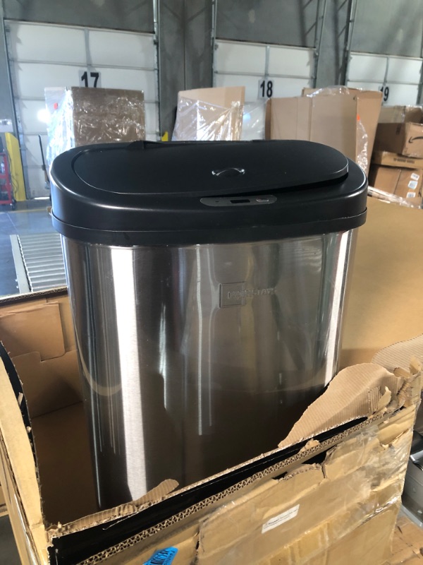 Photo 2 of ****LID IS BROKEN****
Rubbermaid Elite Stainless Steel Sensor Trash Can for Home and Kitchen, Batteries Included, 12.4 Gallon, Charcoal