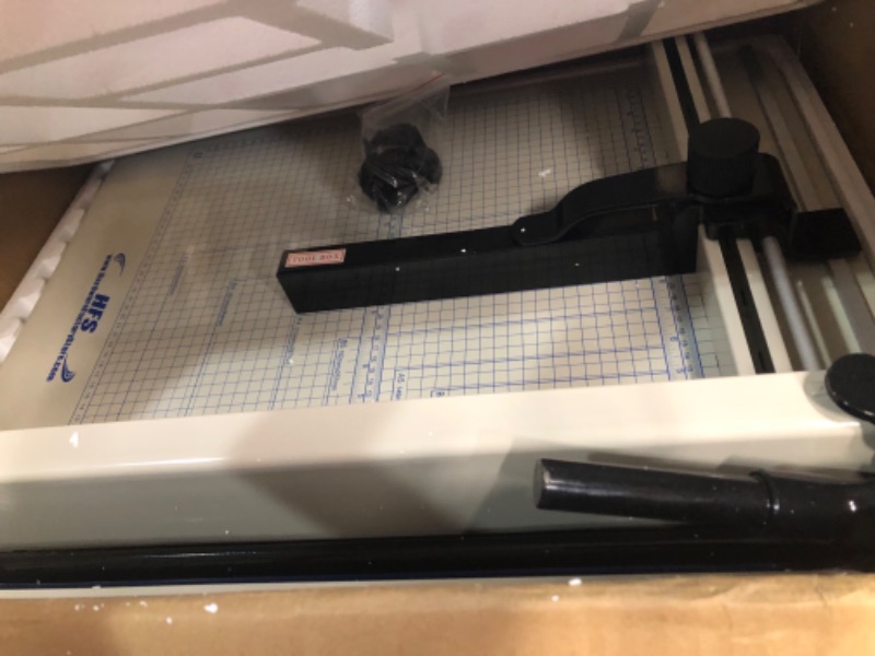 Photo 2 of HFS 17" Blade A3 Heavy Duty Guillotine Paper Cutter (A3-17'' Paper Cutter)