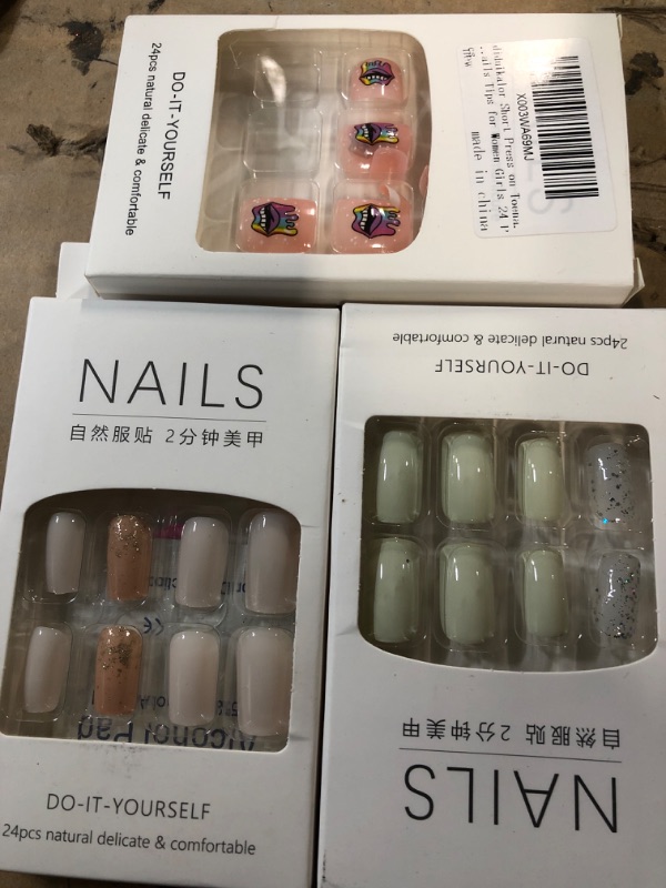 Photo 1 of *NON REFUNDABLE*
Press on nails bundle