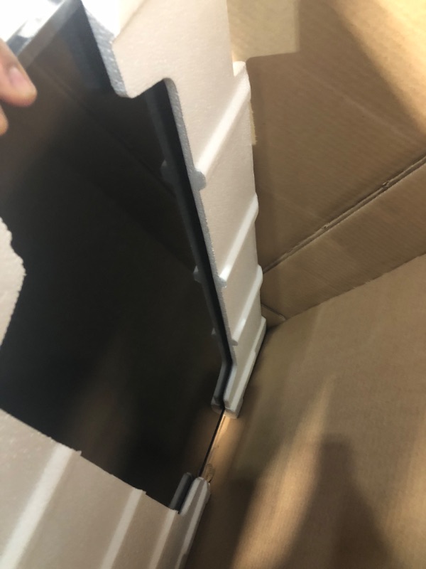 Photo 4 of [FOR PARTS, READ NOTES] NONREFUNDABLE
SAMSUNG 32-Inch Class QLED 4K 