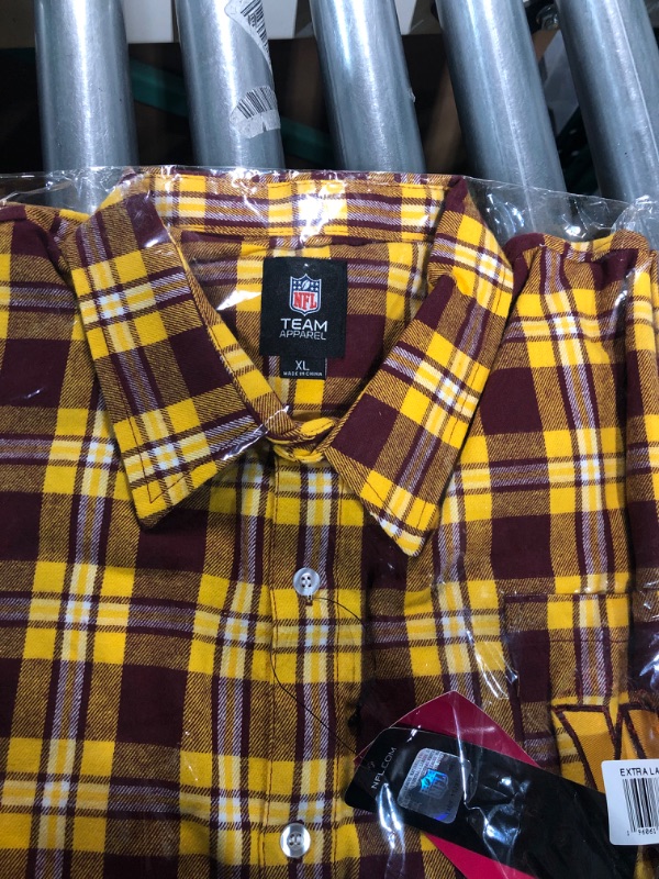 Photo 1 of ****SIZE XL***FOCO NFL Wordmark Basic Flannel Shirt Washington Commanders 9-2432 Team Color