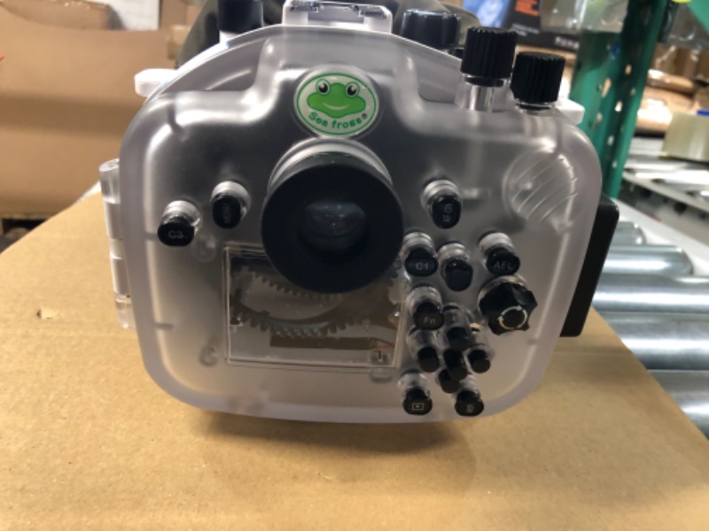 Photo 1 of **DAMAGED** ONE OF THE LIPS THAT IS AT THE END IS BROKE OFF SEE PICTURES**
Seafrog Professional Waterproof Housing 6" Dry Dome Port Kit-White