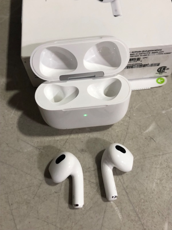 Photo 3 of ***USED - UNABLE TO TEST***
Apple AirPods with Lightning Charging Case (3rd Generation)
