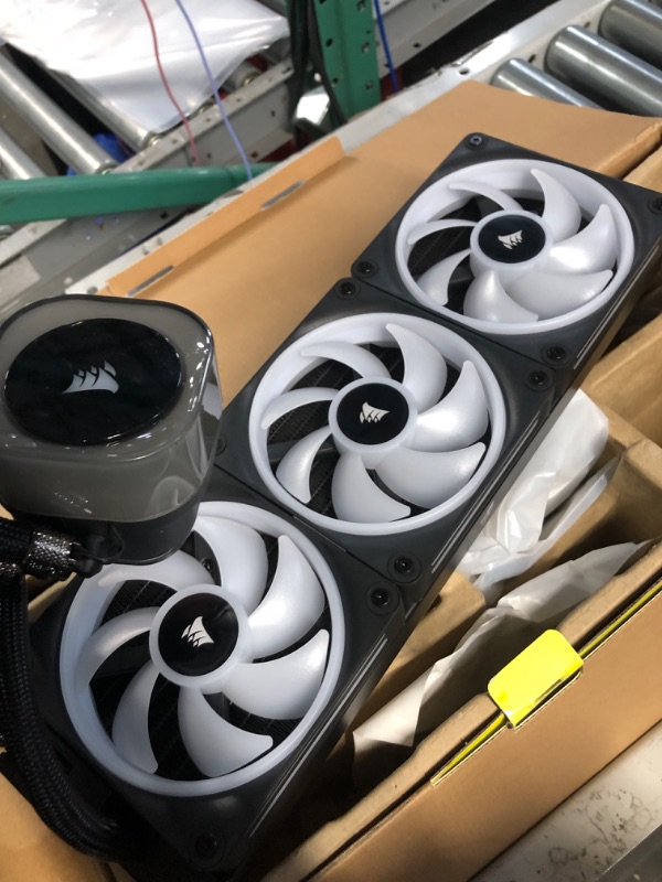 Photo 3 of **USED/ UNTESTED**CORSAIR iCUE Link H170i RGB Liquid CPU Cooler - 420mm AIO - QX140 RGB Fans - Fits Intel® LGA 1700, AMD® AM5 - iCUE Link System Hub Included - Black AIO Only 420mm AIO Black