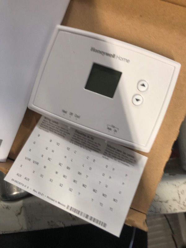 Photo 1 of **UNTESTED**Honeywell RTH111B1024 Digital Non-Programmable Thermostat