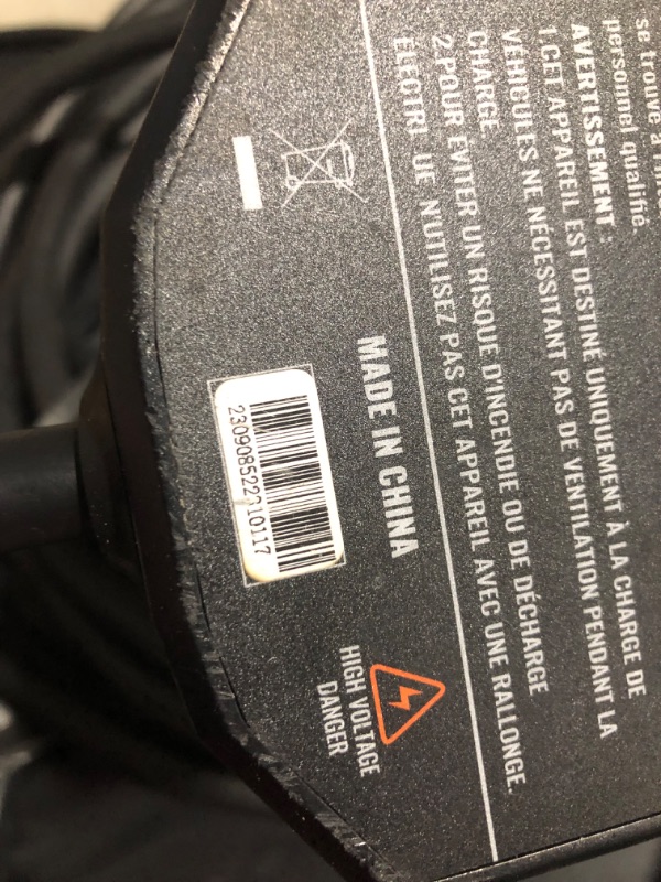 Photo 8 of ***USED - SCUFFED AND SCRAPED - UNABLE TO TEST***
VEVOR Level 1+2 Portable EV Charger, 16 Amp 120V or 240V, 28-Foot Charging Cable