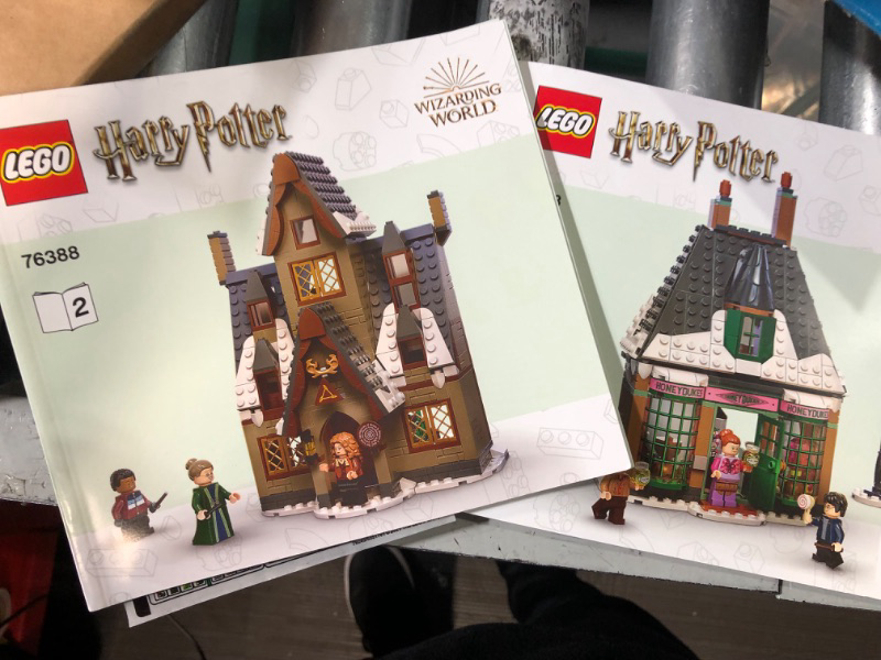 Photo 3 of *SEE NOTES* LEGO Harry Potter Hogsmeade™ Village Visit 76388 Building Toy Set for Kids, Boys, and Girls Ages 8+ (851 Pieces) Standard Packaging