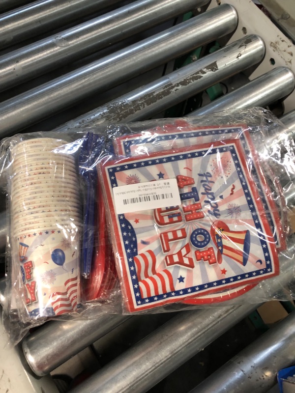 Photo 2 of 4th of July Party Supplies, 142pcs American Flag Independence Day Tableware Set, Patriotic Paper Plates and Napkins,Tablecloths,Cups,Banner,Flatware Set for Patriotic Party Supplies, Serve 20