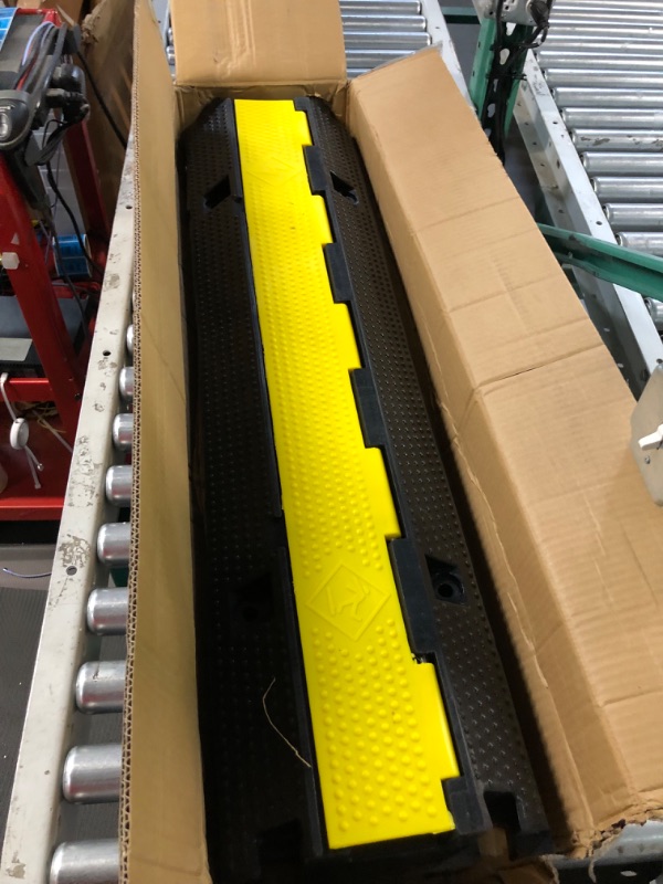 Photo 1 of F COME 2 Pack Rubber Cable Ramp Hose Cable Protector Ramp 1 Channel 22000Lbs Load Capacity Traffic Speed Bump Wires Power Lines Extension Cord Cover for Indoor Outdoor 22000lbs-1channel-2pack