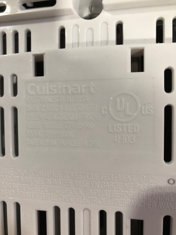 Photo 3 of Cuisinart CPT-180WP1 4-Slice Metal Classic Toaster White/Stainless