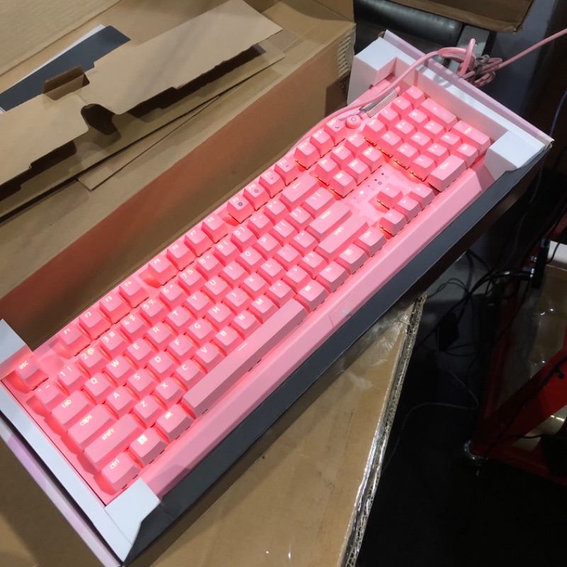 Photo 1 of Razer BlackWidow V3 Mechanical Gaming Keyboard Green Switch Quartz