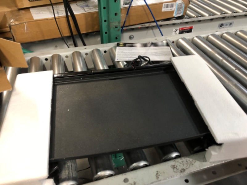 Photo 3 of ***USED - LIKELY MISSING PARTS - UNABLE TO VERIFY FUNCTIONALITY***
OVENTE Electric Griddle with 16 x 10 Inch Flat Non-Stick Cooking Surface, Adjustable Thermostat