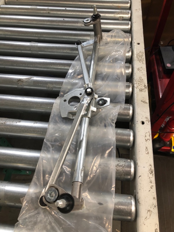 Photo 1 of BOXI Windshield Wiper Transmission Linkage Assembly