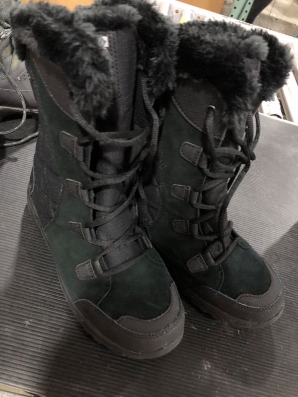 Photo 2 of Columbia Women's Ice Maiden II Snow Boot SZ 8.5
