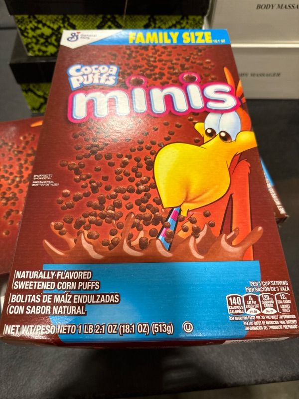 Photo 1 of Cocoa Puffs Minis Chocolatey Breakfast Cereal, Made with Whole Grain, Family Size, 18.1 oz