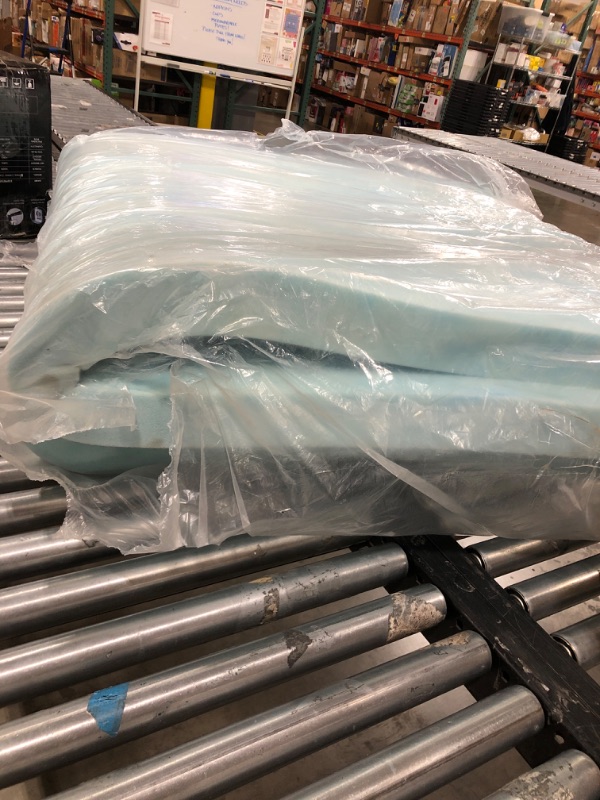 Photo 1 of 4 Inch Memory Foam Mattress Topper Ventilated Gel Infused Bed Foam Topper,UNKNOWN SIZE- USED
