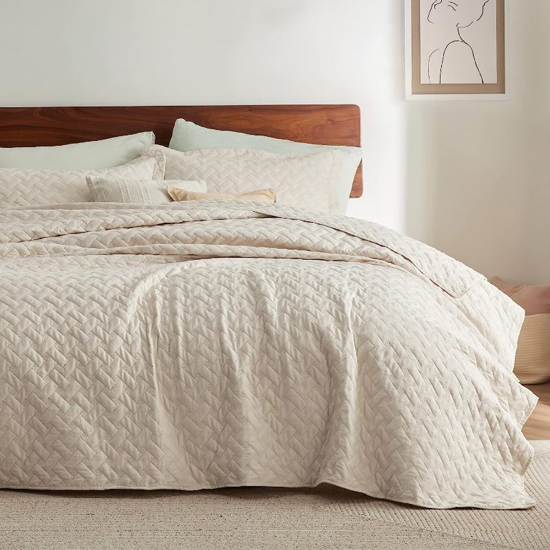 Photo 1 of Bedsure Queen Quilt Bedding Set - Lightweight Summer Quilt Full/Queen - Beige Bedspreads Queen Size - Bedding Coverlets for All Seasons (Includes 1 Quilt, 2 Pillow Shams)
