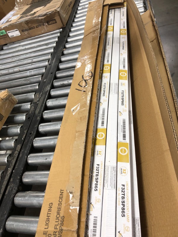 Photo 1 of (Case of 25) F32T8/SP865 Daylight Linear Fluorescent 32-Watt T8 FO32 6500K Light Bulbs 48" 25 Count (Pack of 1) 6500K