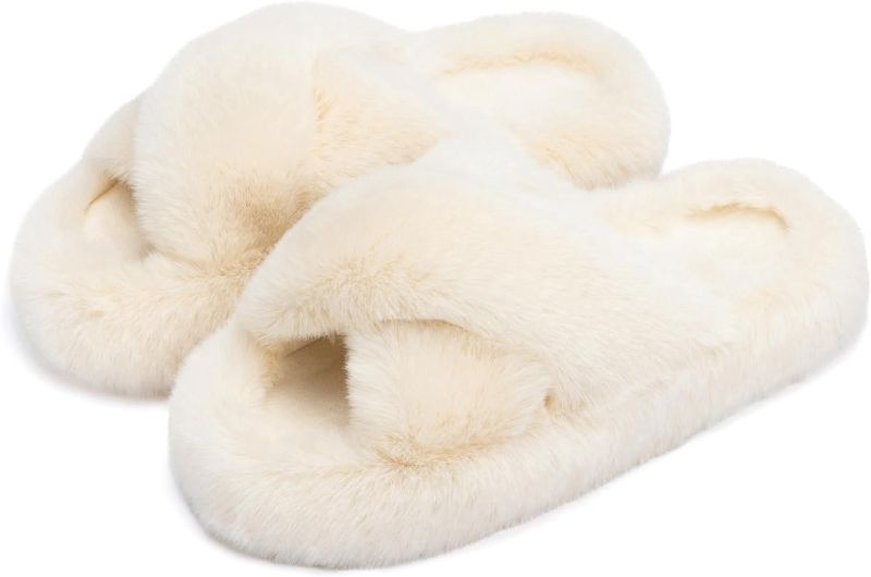 Photo 1 of Chantomoo Women's Slippers Memory Foam House Bedroom Slippers for Women Fuzzy Plush Comfy Faux Fur Lined Slide Shoes Anti-Skid Sole Trendy Gift Slippers SIZE SAYS 42-43