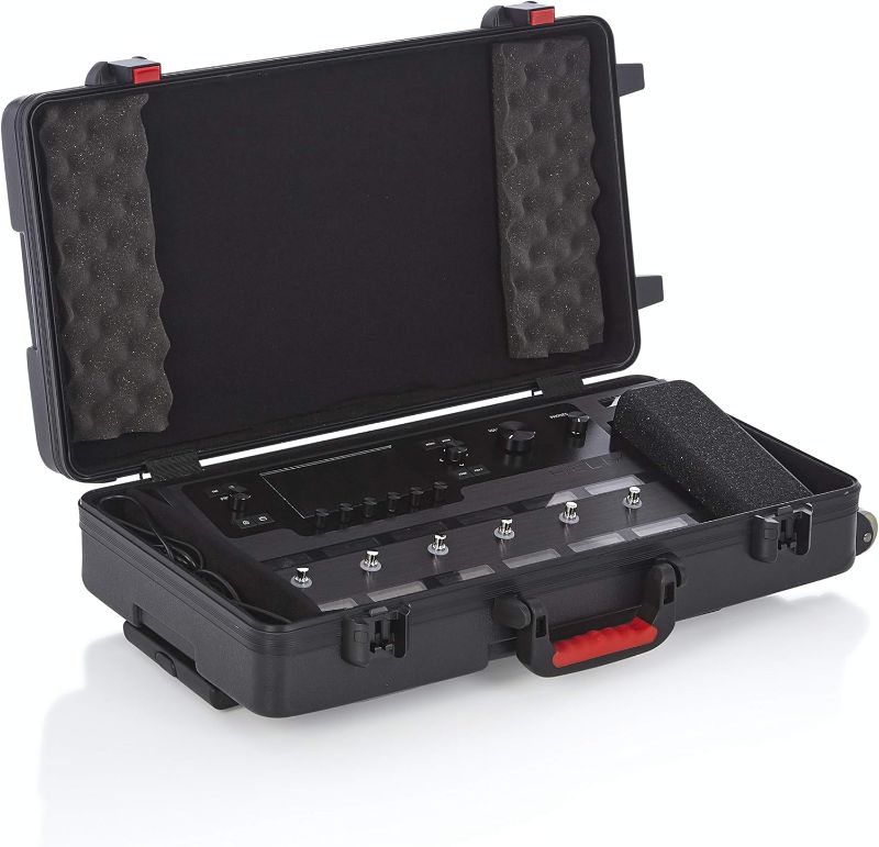 Photo 1 of Gator Cases ATA Style Case for the Line 6 Helix Multi-FX Floor Processor with Wheels (GHELIXFLOOR)
