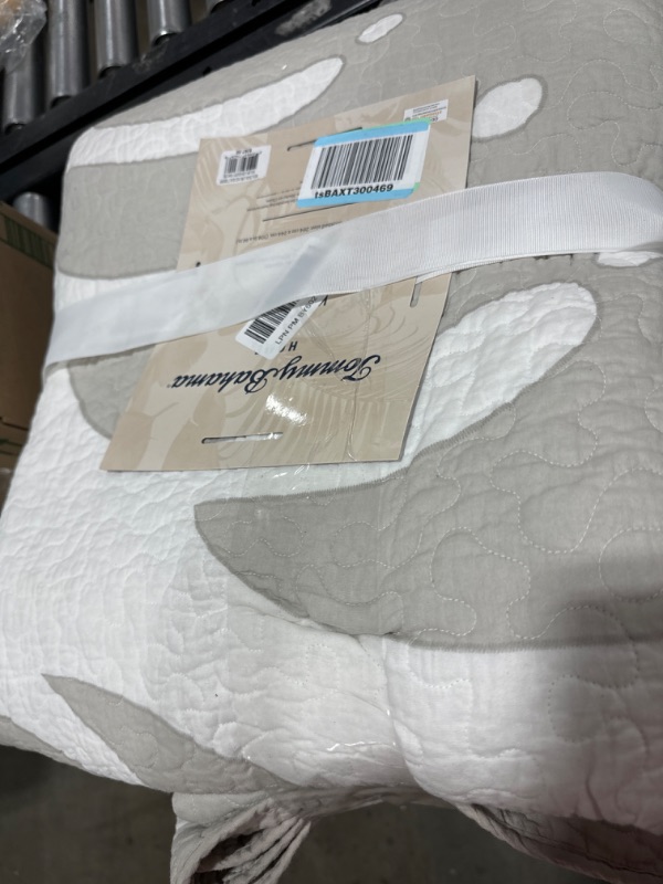 Photo 2 of Tommy Bahama - King Quilt, Reversible Cotton Bedding, Lightweight Home Decor for All Seasons (Grey/Off White, King) Grey/Off White King Tropical