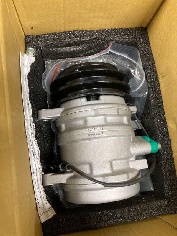 Photo 3 of ?zt truck parts 12V 2PK Air Conditioning AC Compressor 717638 720975 SP10 22E-979-1110 3541139M91 Compatible with Kioti Kubota Landini Massey Ferguson ZETOR Tractors Skid Steers