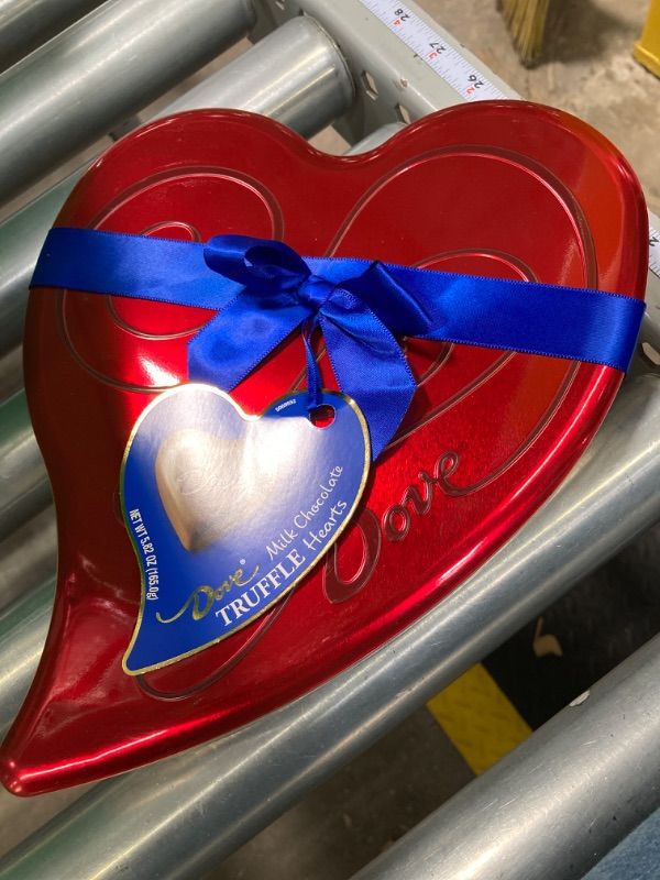 Photo 3 of DOVE Milk Chocolate Truffle Valentines Day Chocolate Heart Box Tin, 5.82 oz Mini