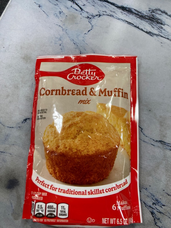 Photo 2 of Betty Crocker Betty Crocker Betty Crocker Authentic Cornbread Muffin Mix 6.5 Oz