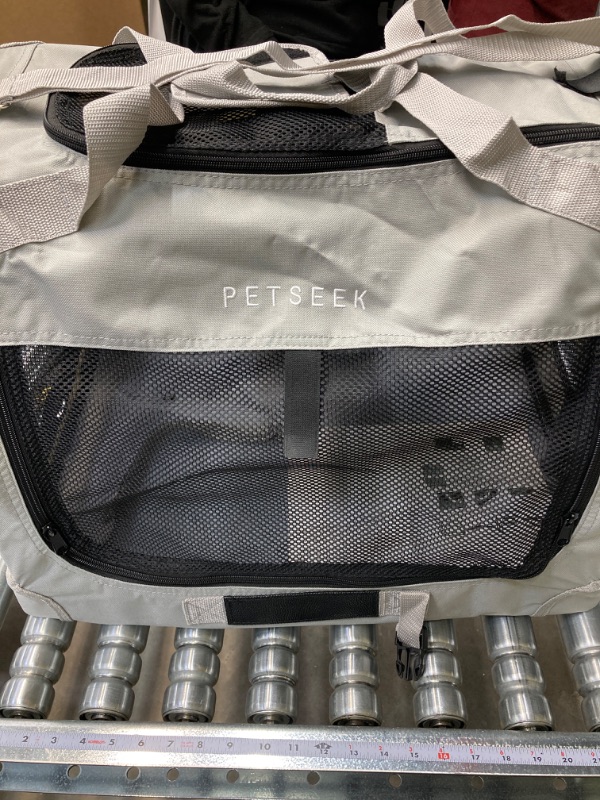 Photo 2 of Petseek Extra Large Cat Carrier Soft Sided Small Medium Pet Carrier 24"x16.5"