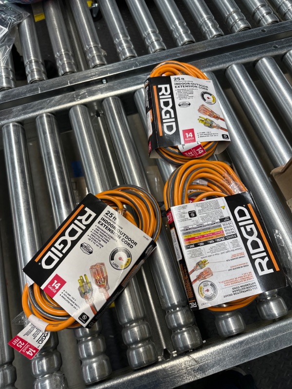 Photo 3 of 25 ft. 14/3 Heavy-Duty Contractor-Grade Indoor/Outdoor Extension Cord, Orange and Gray
