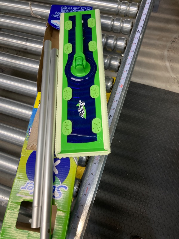 Photo 3 of SWIFFER XL MOP KIT