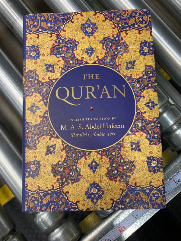 Photo 2 of The Qur'an: English translation and Parallel Arabic text Bilingual - Revised Edition