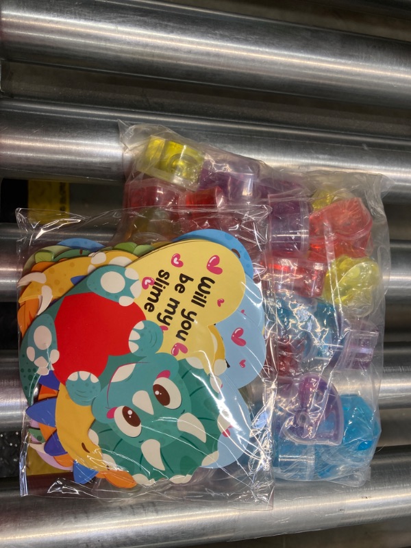 Photo 4 of Bundle: Valentines air planes (28) & Valentines Slime (28) (TWO PACK)