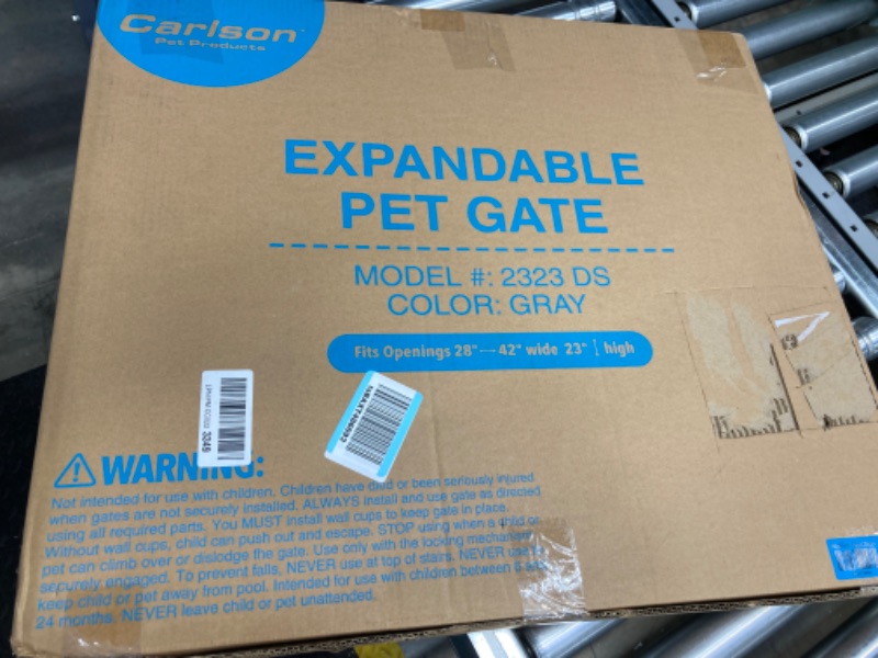 Photo 4 of Carlson Pet Products Easy Fit Plastic Adjustable Pet Gate, Fits Openings 28-42" Wide, Includes Rubber Pads to Protect Walls 1