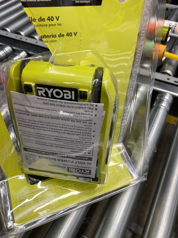 Photo 3 of RYOBI RYi300BG 300-Watt Powered Inverter for 40-Volt Battery