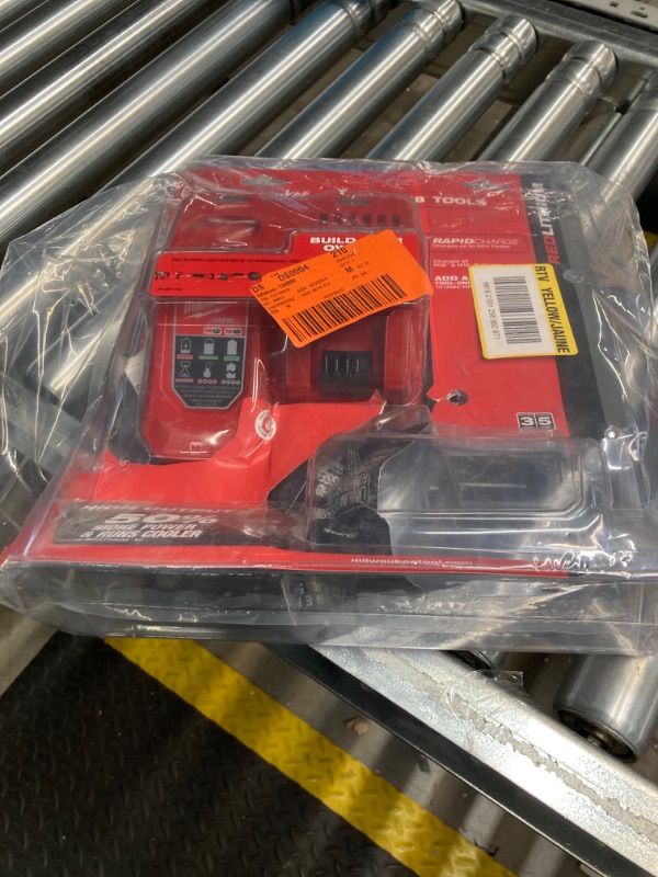 Photo 3 of ***MISSING BATTERY*** Milwaukee 48-59-1880 M18 REDLITHIUM HIGH OUTPUT XC 8 Ah Lithium-Ion Battery and M18 /M12 Charger Kit