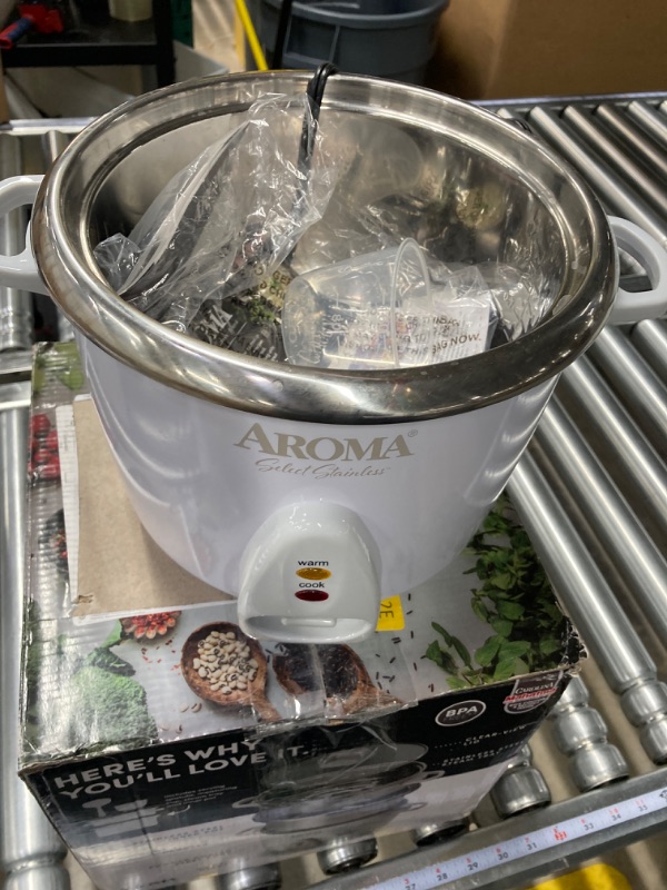 Photo 2 of Aroma Housewares 14-Cup (Cooked) / 3Qt. Select Stainless Pot-Style Rice Cooker, & Food Steamer, One-Touch Operation, Automatic Keep Warm Mode, White (ARC-757-1SG)