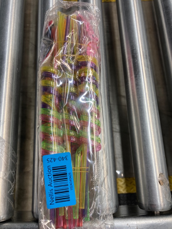 Photo 1 of 24pcs Sweet Wedding Party Loop Straws Lovers Gifts Party Favor Reusable Straws Party Favor Romantic Decoration The Engagement and wedding scene with 2 Cleaning Brushes 8 Colors