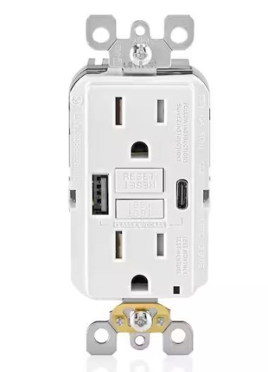 Photo 1 of 15 Amp SmartlockPro Self-Test GFCI Combination 24-Watt (4.8 Amp) Type A/C USB In-Wall Charger Duplex Outlet, White

