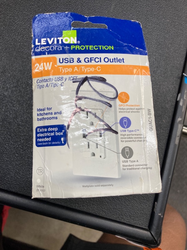 Photo 1 of 15 Amp SmartlockPro Self-Test GFCI Combination 24-Watt (4.8 Amp) Type A/C USB In-Wall Charger Duplex Outlet, White

