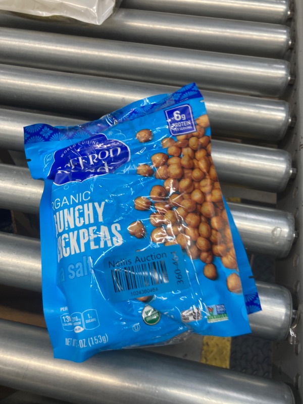 Photo 3 of *** Bundle *** Saffron Road Organic Sea Salt Crunchy Chickpea Snack ( 2 Packs )