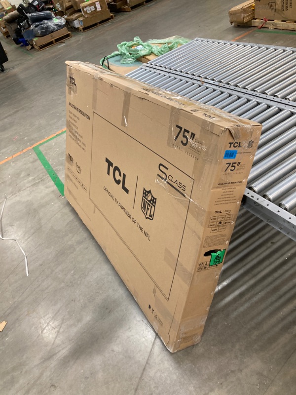 Photo 1 of TCL 75-Inch QM85 QLED 4K Smart QD-Mini LED TV with Google TV (75QM851G, 2024 Model) Dolby Vision IQ HDR, Dolby Atmos, Game Accelerator up to 240Hz, Voice Remote, Works with Alexa, Streaming Television 75 inches TV only
(***Broken screen, Not Functional***