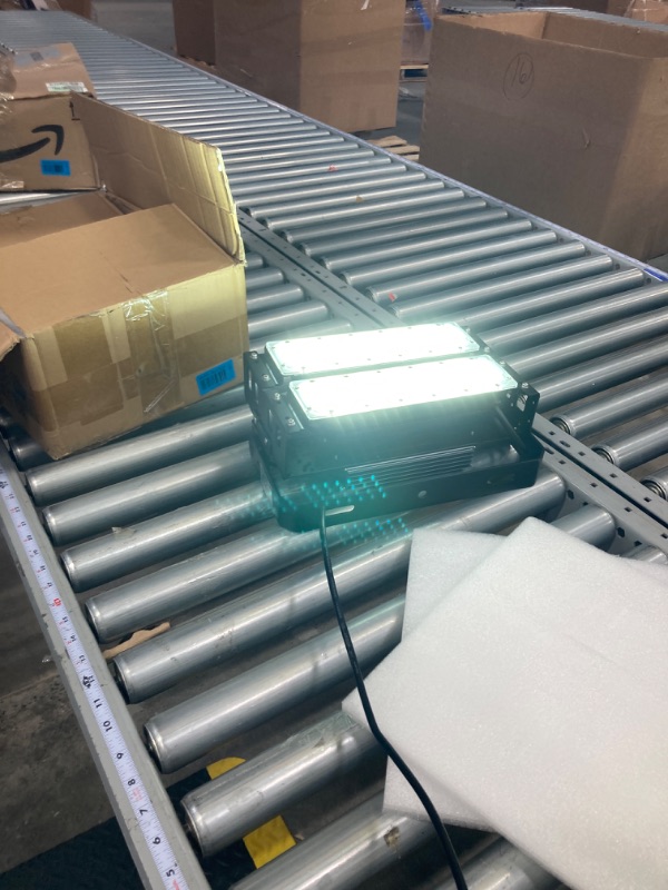 Photo 2 of Spolehli LED Stadium Flood Lights 600W Equivalent 16000LM Super Bright LED Arena Lights 85-305V IP66 Waterproof 6500K Daylight White 100W Outdoor Lighting Five-Year-Warranty 100.0 Watts