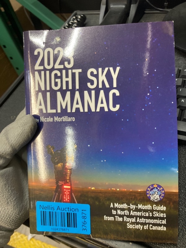 Photo 2 of 2023 Night Sky Almanac: A Month-by-Month Guide to North America's Skies from the Royal Astronomical Society of Canada (Guide to the Night Sky)