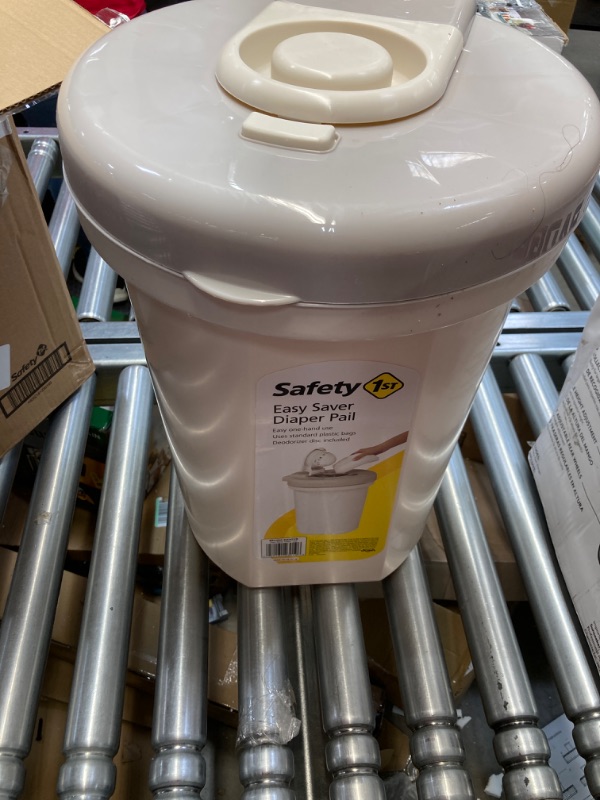 Photo 2 of Safety 1st Easy Saver Diaper Pail