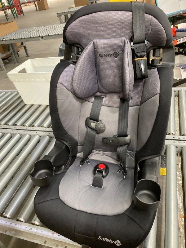 Photo 3 of Safety 1st Grand 2-in-1 Booster Car Seat, Extended Use: Forward-Facing with Harness, 30-65 pounds and Belt-Positioning Booster, 40-120 pounds, High Street