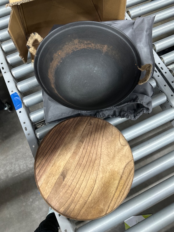 Photo 4 of ***RESEASON***Authentic 14.2-Inch Round Bottom Cast Iron Wok - Pre-Seasoned, Non-Stick, with Wooden Lid, Perfect for Gas Stoves, High Heat Retention, for Stir Fry and Deep Frying